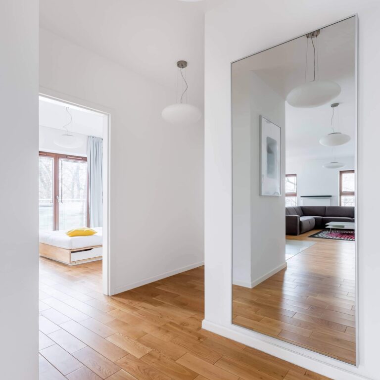 Maak uw woning of kantoor af met een prachtige spiegel op maat van Quality Glass