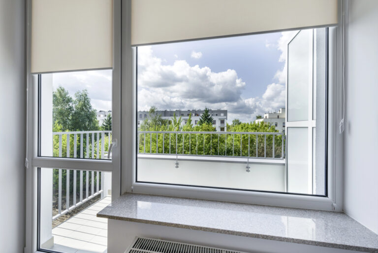 Woont u in een appartement, beheert u de VvE of bent u van een woningcoöperatie in Amersfoort? Dan helpen wij u graag aan de juiste glasoplossing.