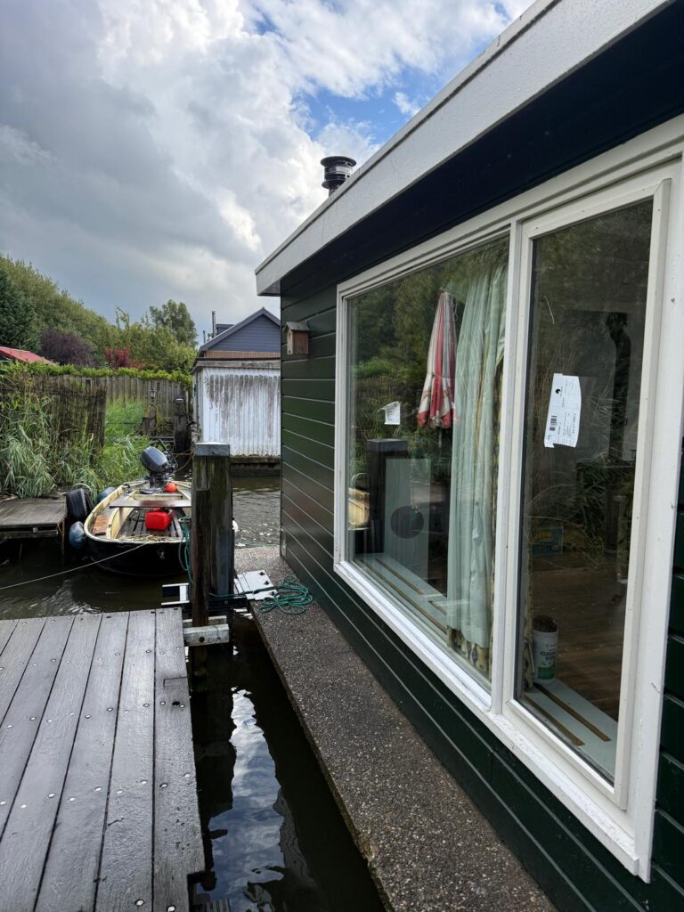 Isolatieglas geplaats Haarlem gracht woonboot