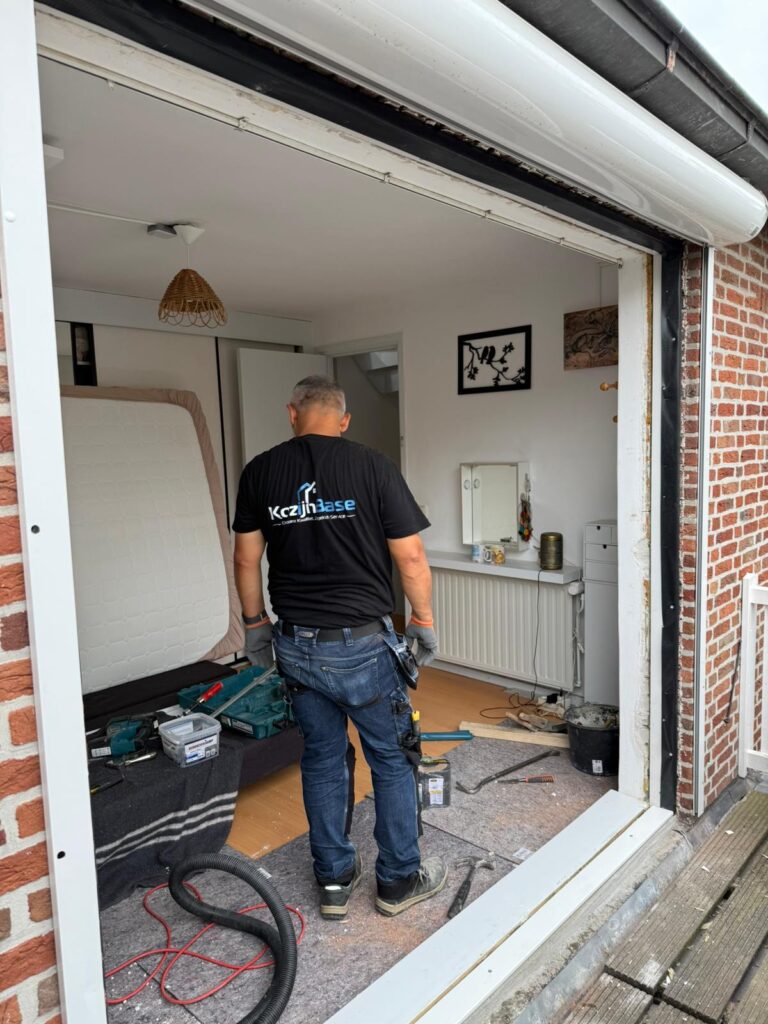 Triple glas en kunststof kozijnen plaatsen
