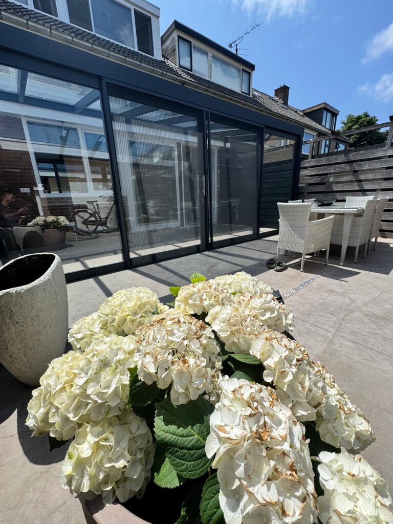 Veranda opgeleverd met nieuw veiligheidsglas